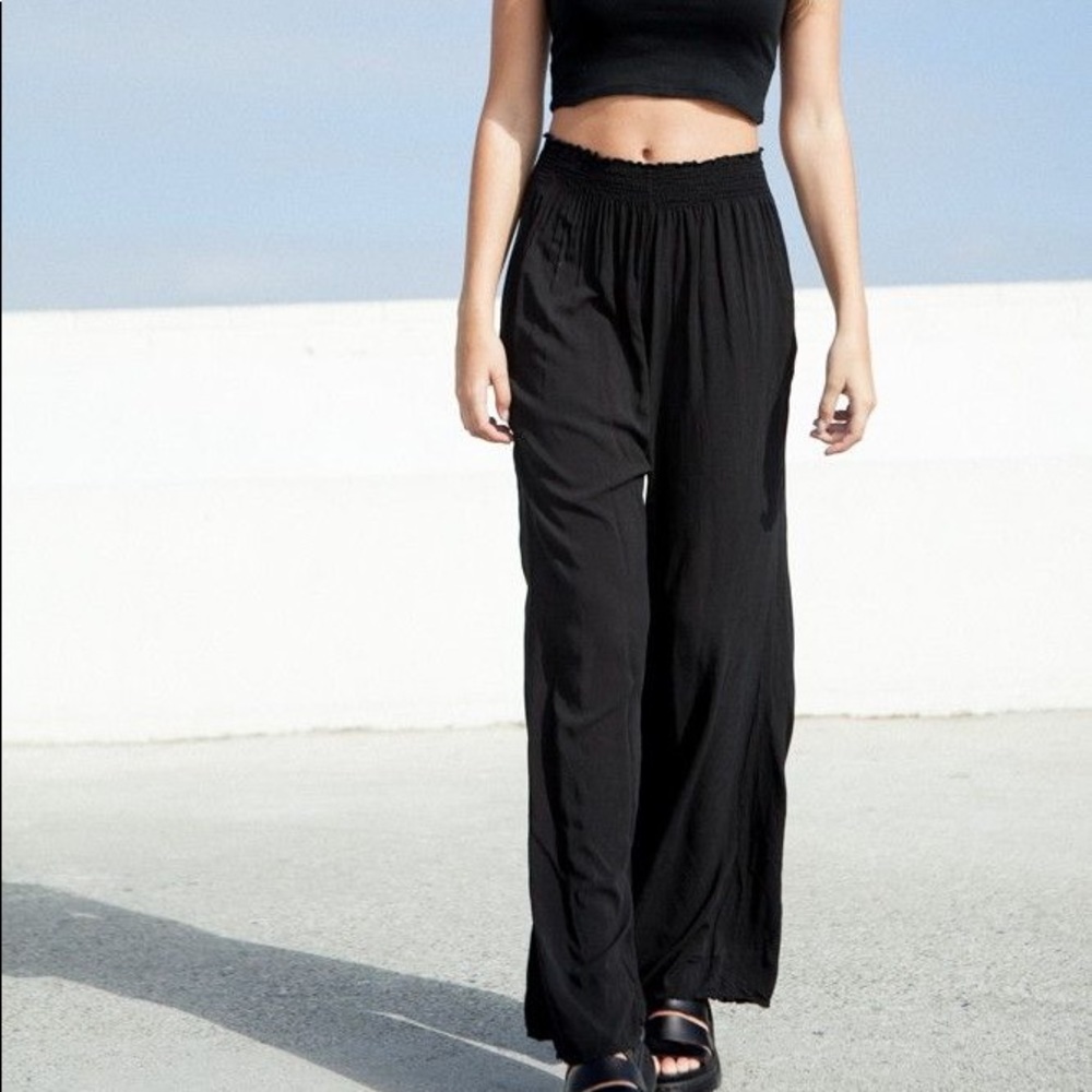 Brandy Melville Alexah wide legged pants